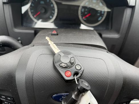 Used 2012 Ford Escape XLT FWD image 33