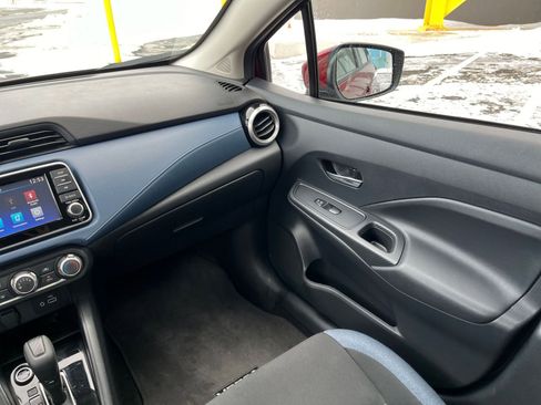 Used 2025 Nissan Versa SV FWD image 30