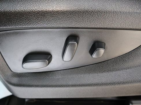 Used 2019 GMC Yukon XL Denali image 15