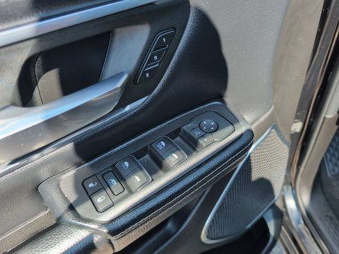 Used 2025 RAM 1500 Laramie AWD/4WD image 15