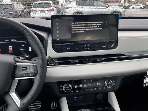 New 2025 Mitsubishi Outlander AWD image 7