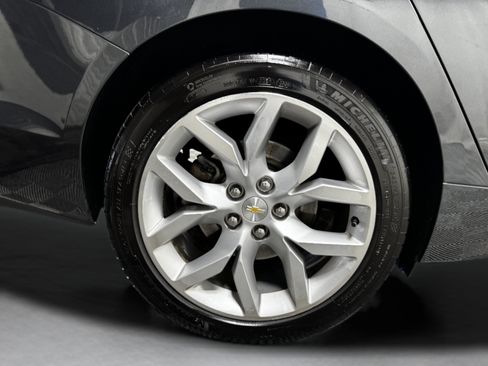 Used 2018 Chevrolet Impala Premier FWD image 52