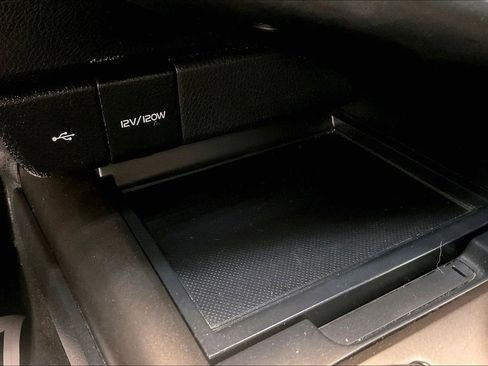 Used 2022 Toyota Camry SE FWD image 18