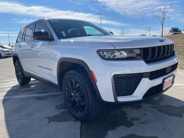 New 2026 Jeep Grand Cherokee Altitude AWD/4WD image 8