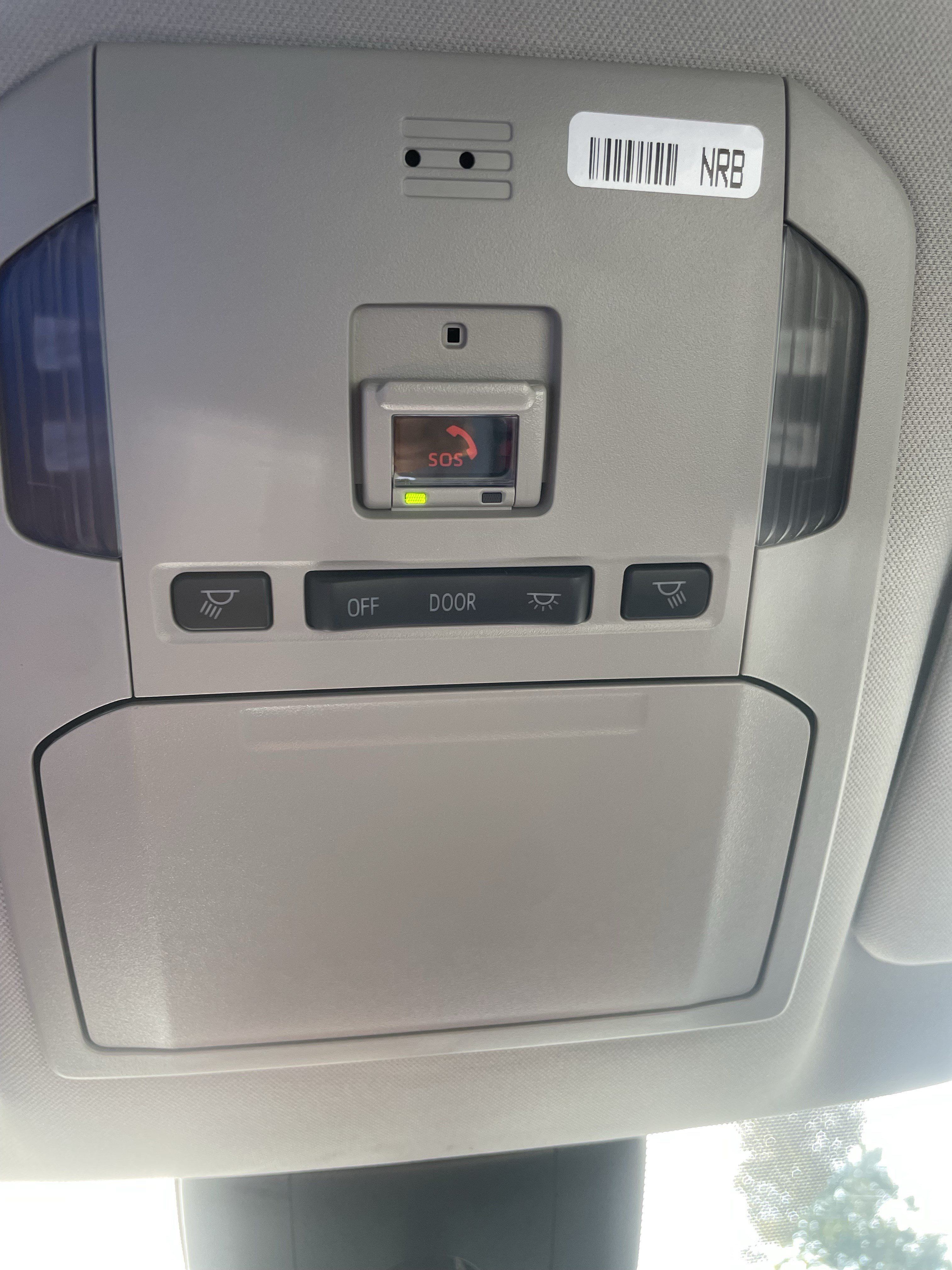 Used 2022 Toyota Highlander LE FWD image 28