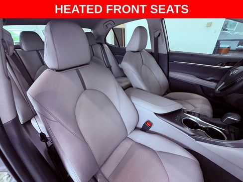 Used 2022 Toyota Camry XLE FWD image 9