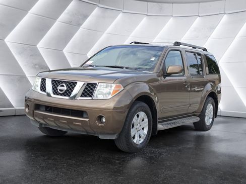 Used 2005 Nissan Pathfinder LE w/ (U01) LE Navigation Pkg RWD image 6
