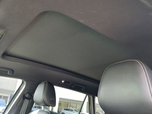 Certified 2022 Volkswagen Atlas Cross Sport SE image 21