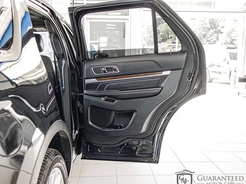 Used 2020 Ford Explorer XLT w/ Equipment Group 202A RWD image 43