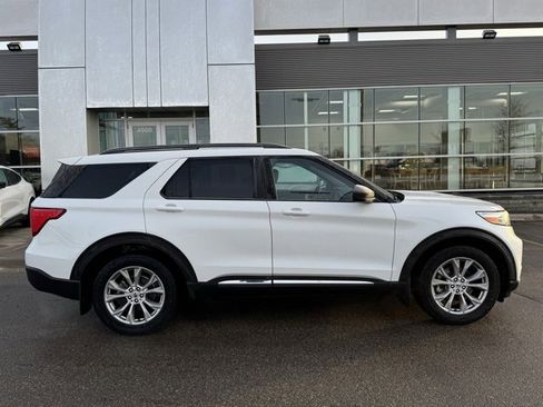 Certified 2020 Ford Explorer XLT w/ Equipment Group 202A image 37