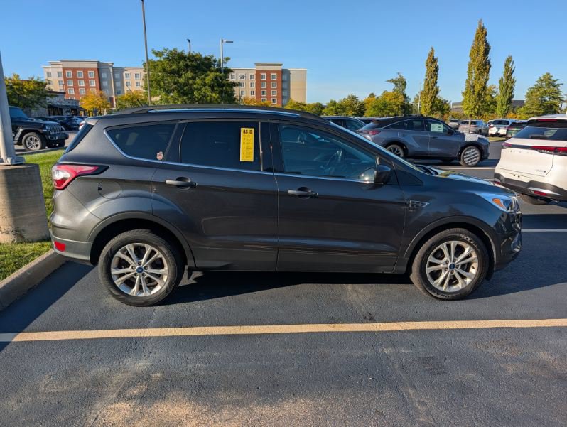 Used 2018 Ford Escape SE w/ SE Sync 3 Package FWD image 11