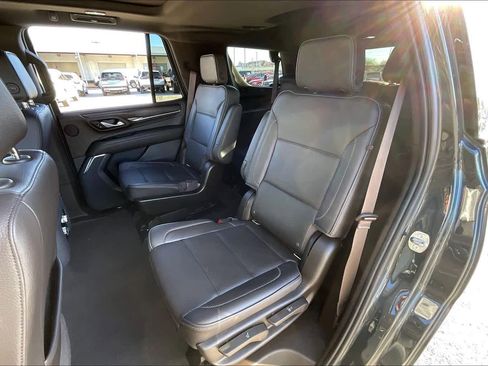 Used 2021 GMC Yukon Denali w/ Denali Premium Package image 19