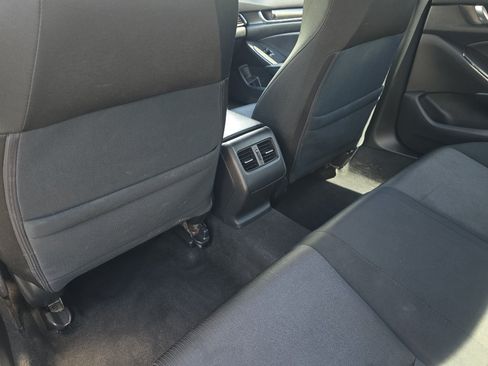 Used 2018 Honda Accord EX image 18
