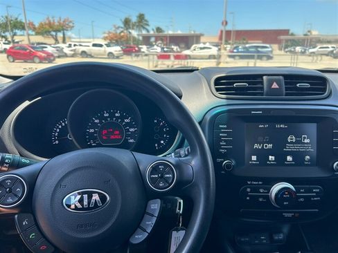 Used 2018 Kia Soul w/ Option Group 020 FWD image 7