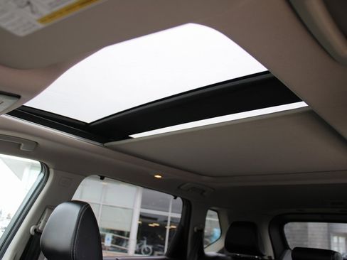 Used 2021 Nissan Rogue SL w/ Premium Package image 21