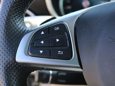 Used 2019 Mercedes-Benz SLC 300 image 23