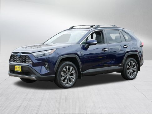 Used 2022 Toyota RAV4 Limited image 3