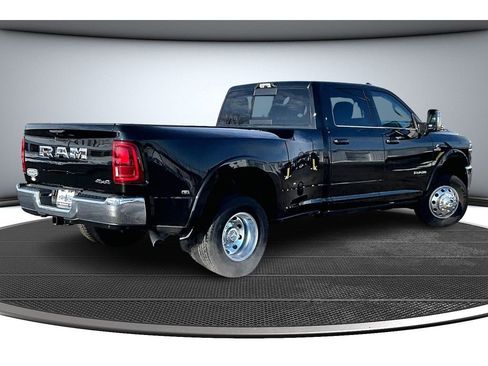 Used 2025 RAM 3500 Longhorn image 15