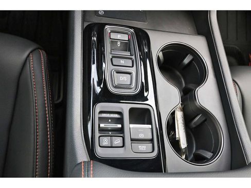 Used 2025 Honda Pilot TrailSport image 27