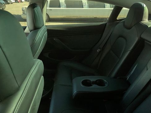 Used 2021 Tesla Model 3 Performance image 8