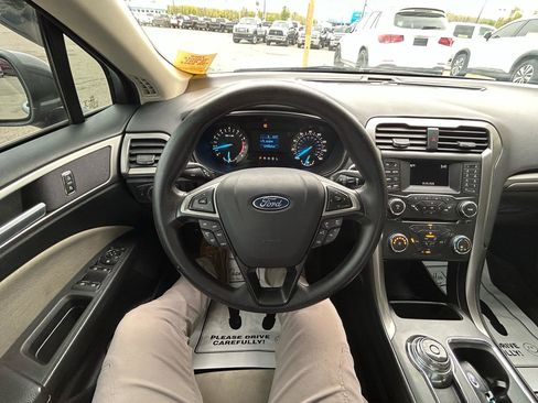 Used 2017 Ford Fusion S FWD image 28