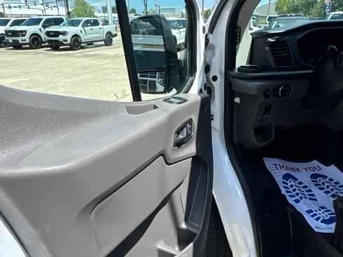 Used 2024 Ford Transit 250 148 Medium Roof RWD image 9