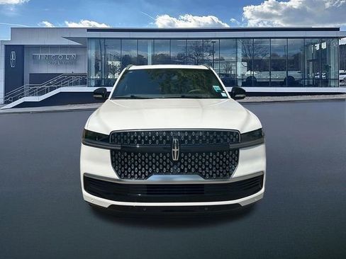 New 2026 Lincoln Navigator Reserve AWD/4WD image 2