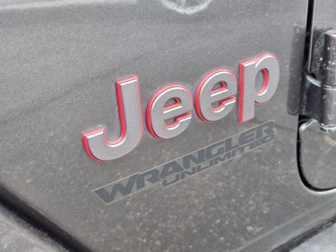 Used 2018 Jeep Wrangler Unlimited Rubicon AWD/4WD image 8