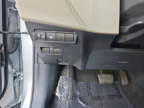 Used 2022 Toyota Corolla Cross L FWD image 25