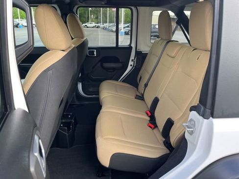 Used 2019 Jeep Wrangler Unlimited Sport S AWD/4WD image 16