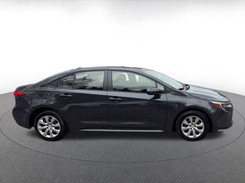 Used 2025 Toyota Corolla LE image 16