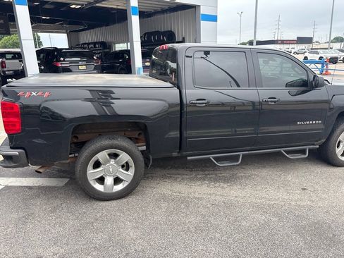Used 2018 Chevrolet Silverado 1500 LT w/ LT Eassist Package AWD/4WD image 8
