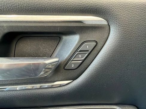 Used 2023 RAM 1500 Laramie AWD/4WD image 18