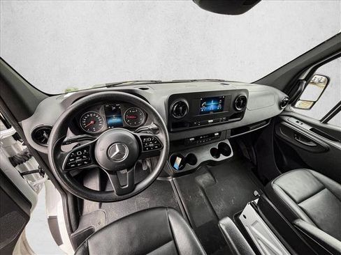 Used 2024 Mercedes-Benz Sprinter 2500 image 19