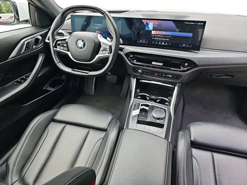Used 2025 BMW 430i Convertible w/ Premium Package RWD image 9