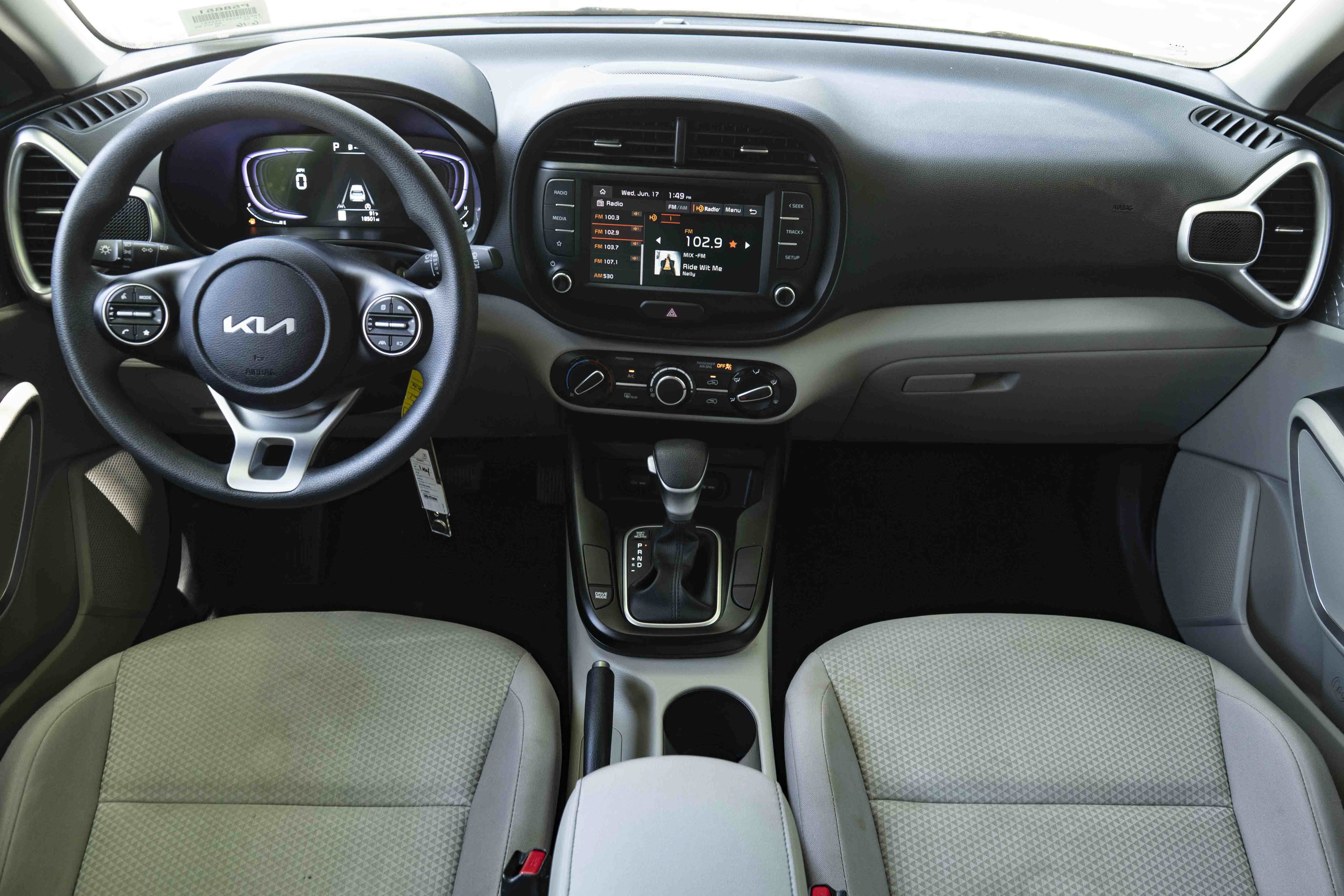 Used 2025 Kia Soul LX FWD image 24