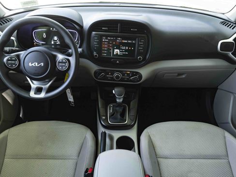 Used 2025 Kia Soul LX FWD image 24