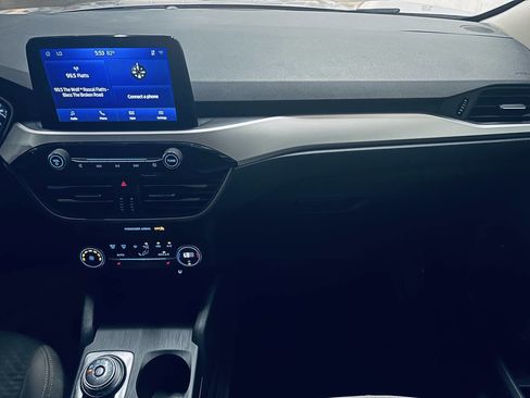 Used 2020 Ford Escape SE FWD image 25