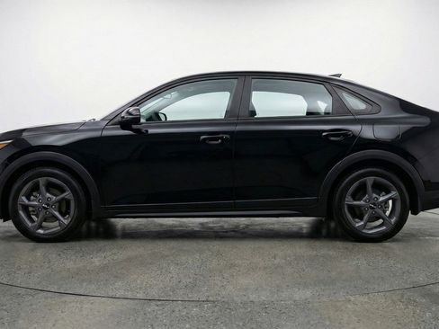 Used 2025 Kia K4 LXS image 5