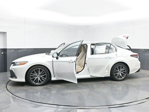 Used 2022 Toyota Camry XLE FWD image 50