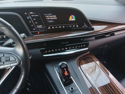 Used 2021 Cadillac Escalade ESV Luxury image 16