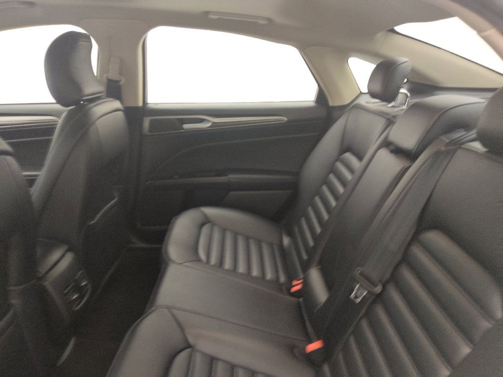 Used 2019 Ford Fusion SEL FWD image 18