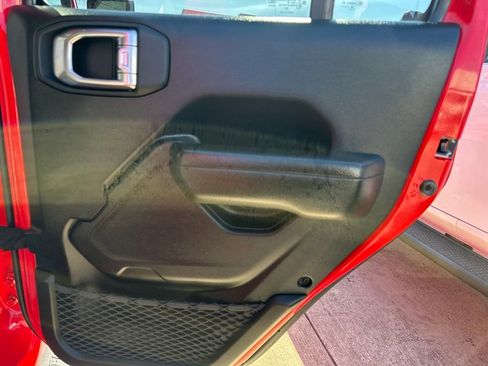 Used 2025 Jeep Gladiator Nighthawk image 28