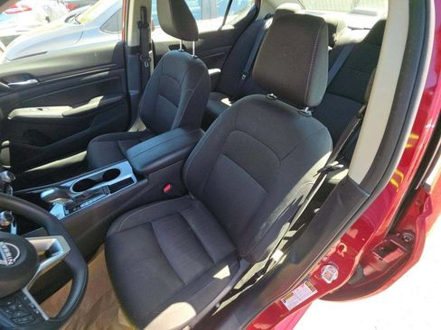 Used 2024 Nissan Altima 2.5 SV FWD image 5
