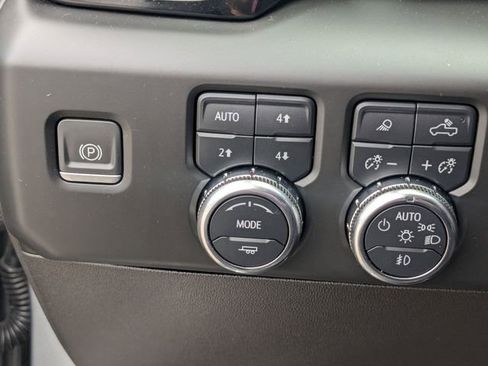 Used 2023 GMC Sierra 1500 AT4 w/ Technology Package AWD/4WD image 16