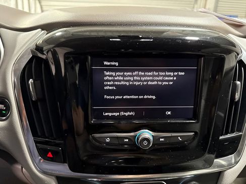 Used 2021 Chevrolet Traverse LT FWD image 34
