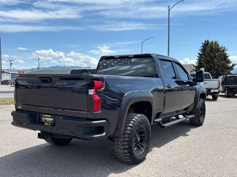 Used 2024 Chevrolet Silverado 2500 Custom image 3