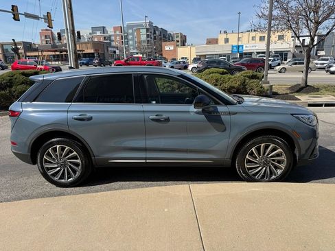 Used 2023 Lincoln Corsair Reserve image 4