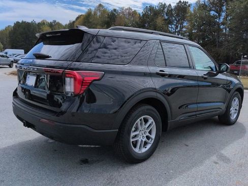New 2026 Ford Explorer Active image 4