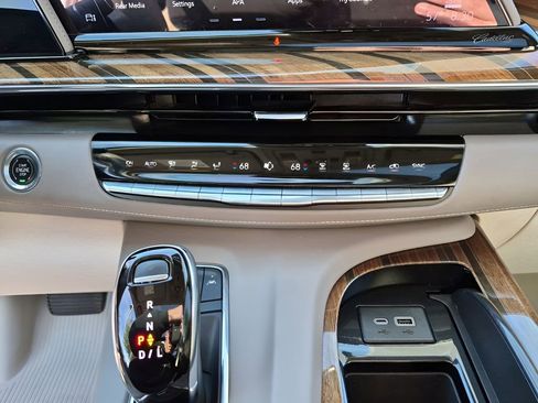 Certified 2023 Cadillac Escalade ESV Sport Platinum w/ LPO, ONYX Package AWD/4WD image 40